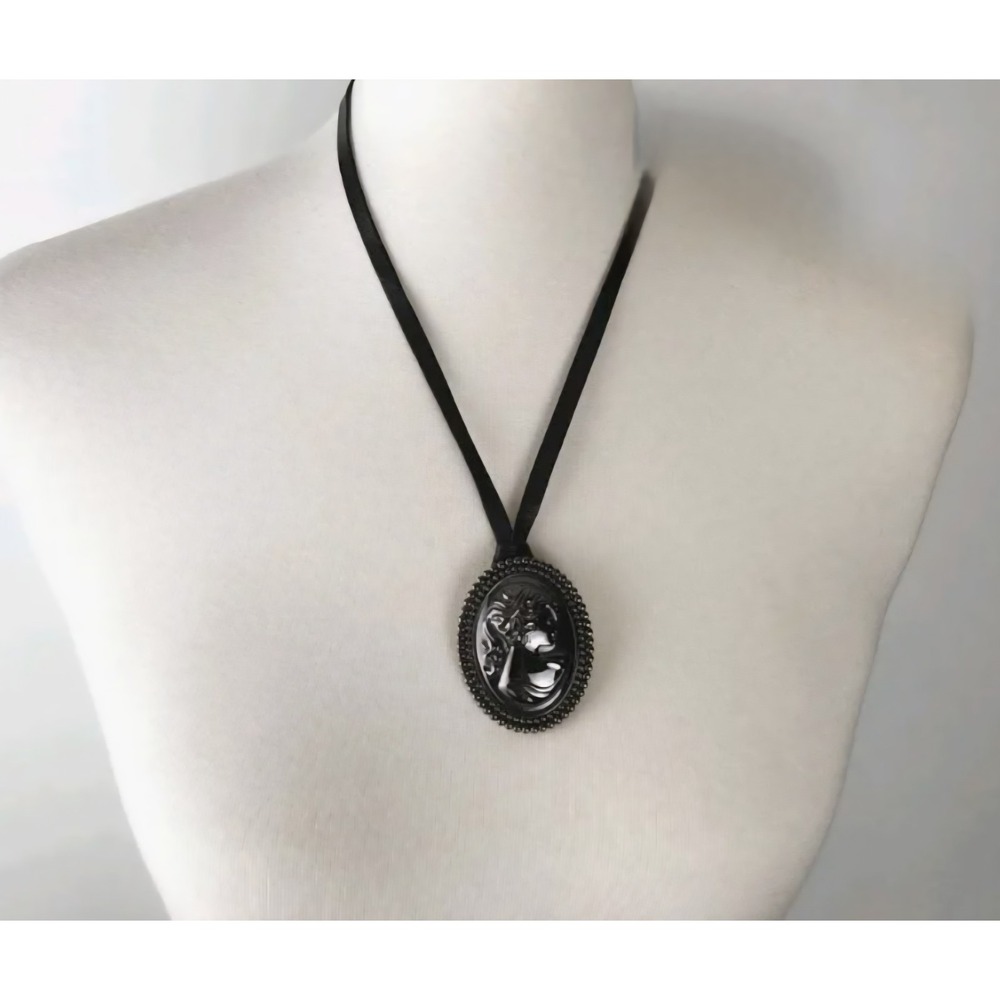 Vintage Coach Cameo Leather Necklace Black Toggle Close Goth Victorian Gunmetal - Picture 2 of 5